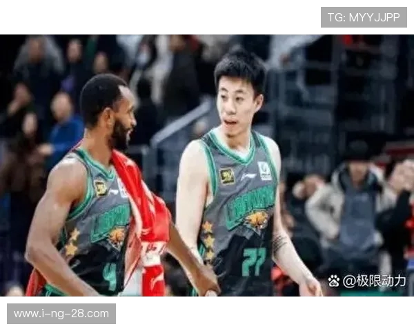 CBA联赛新赛季展望：球队竞争激烈，年轻球员崭露头角，谁将笑到最后